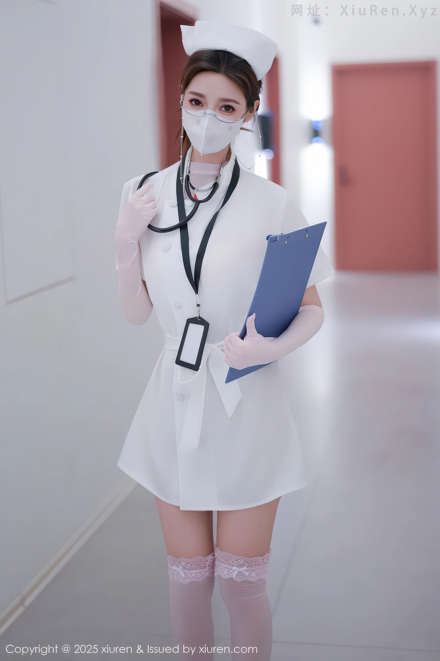 图片[2]-[XiuRen秀人网] VOL.11099 模特Twins-桃桃性感护士服露白色情趣内衣秀曼妙身姿诱惑写真78P-秀人网官方网站